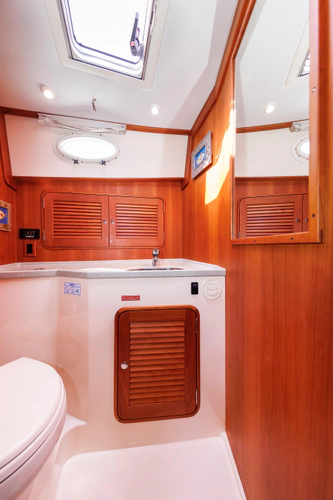 Ruckus Yacht Photos Pics 