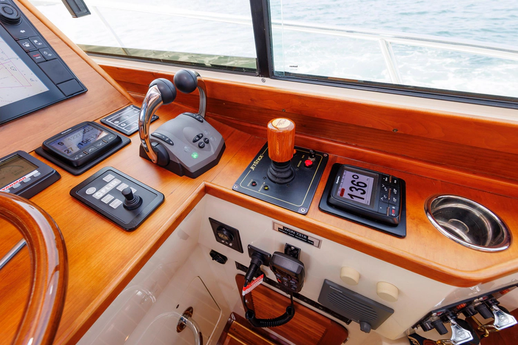 Ruckus Yacht Photos Pics 