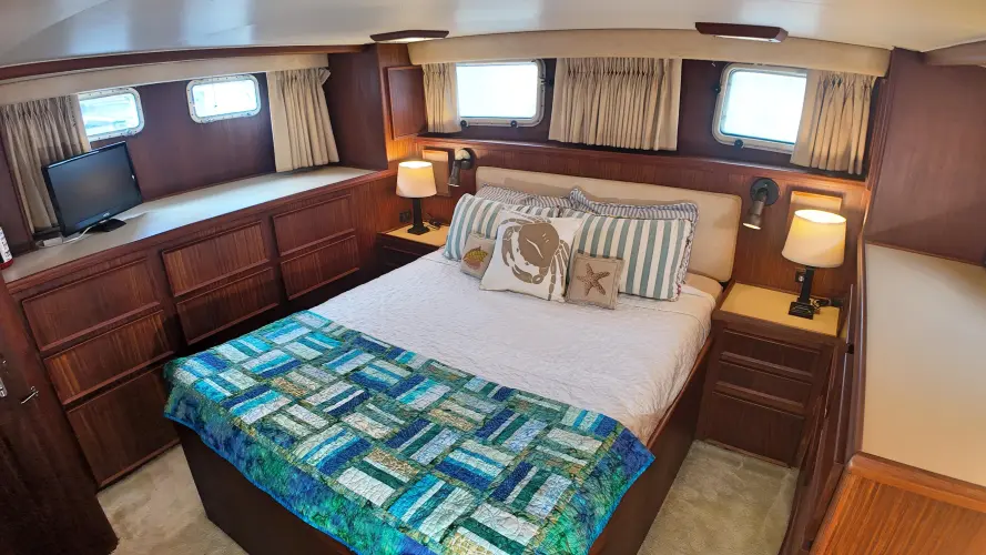 Hooch Yacht Photos Pics 