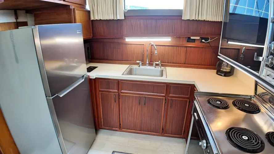 Hooch Yacht Photos Pics 
