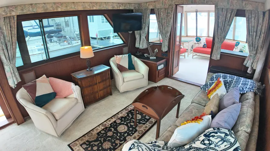 Hooch Yacht Photos Pics 