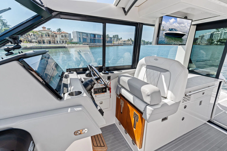 Blue Eyes Yacht Photos Pics 