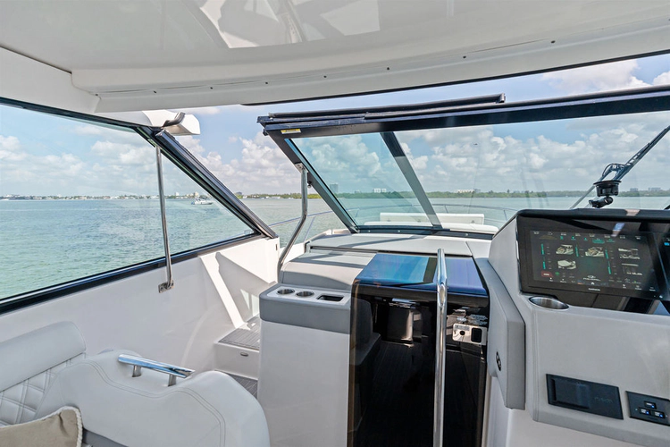 Blue Eyes Yacht Photos Pics 