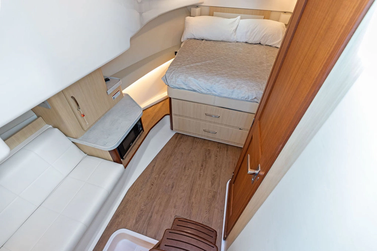 Blue Eyes Yacht Photos Pics 