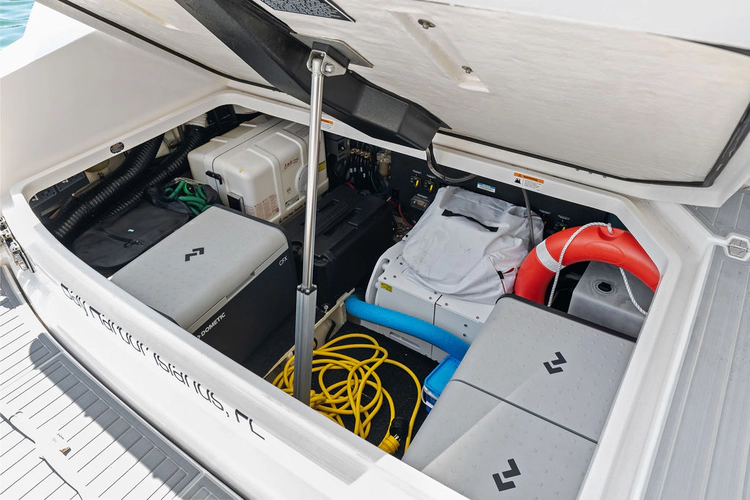 Blue Eyes Yacht Photos Pics 