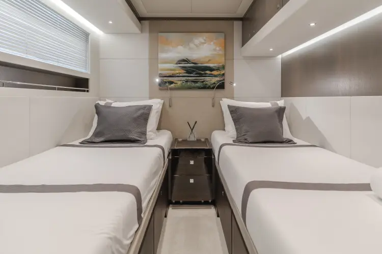 Gyrfalcon Yacht Photos Pics 