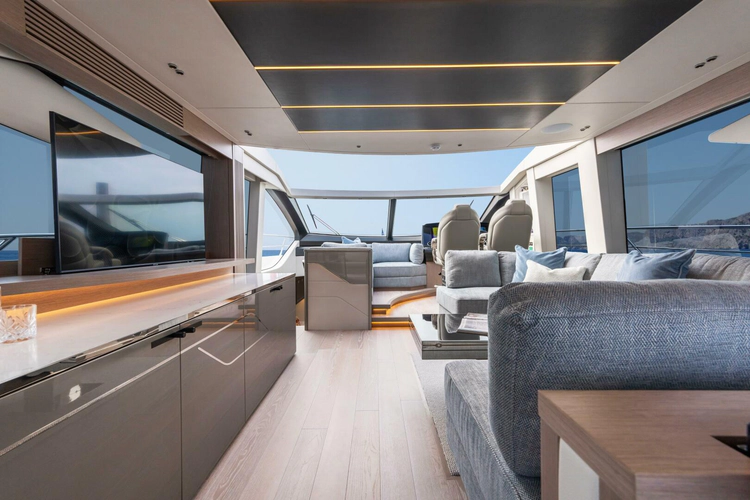 Predator 75 Yacht Photos Pics 