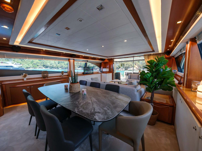 Daydream2 Yacht Photos Pics 