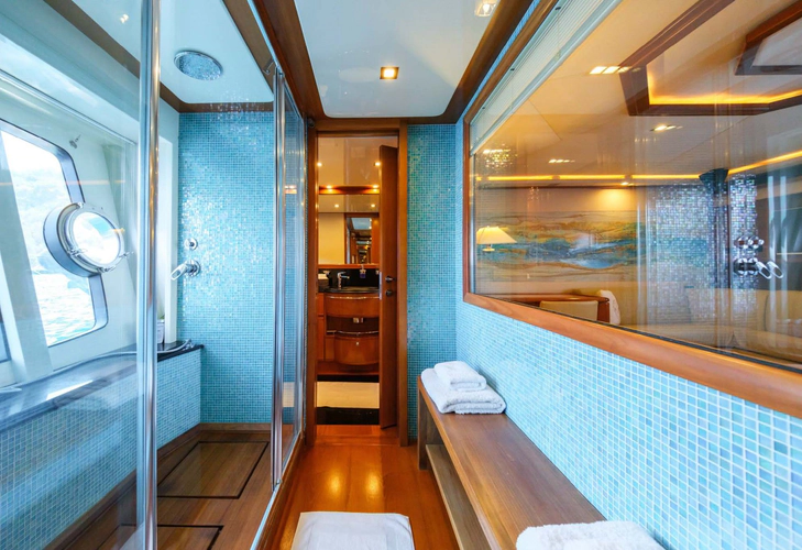 Daydream2 Yacht Photos Pics 