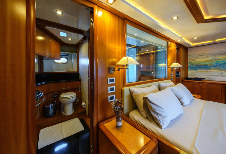 Daydream2 Yacht Photos Pics 