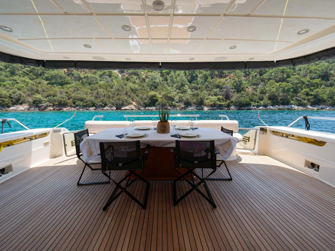 Daydream2 Yacht Photos Pics 