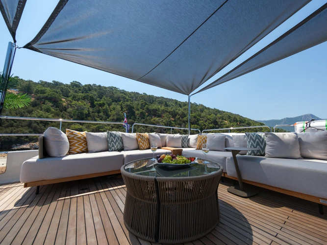 Daydream2 Yacht Photos Pics 
