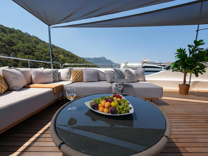 Daydream2 Yacht Photos Pics 