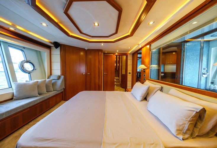 Daydream2 Yacht Photos Pics 