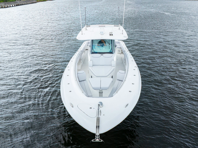 42 Lujo Yacht Photos Pics 