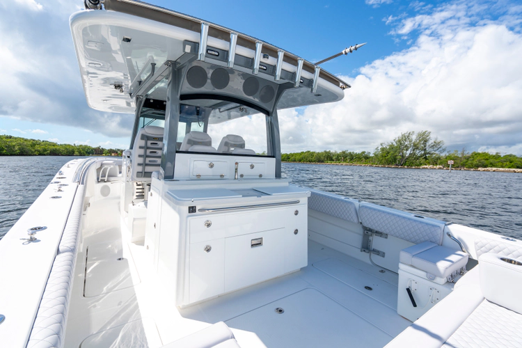 42 Lujo Yacht Photos Pics 