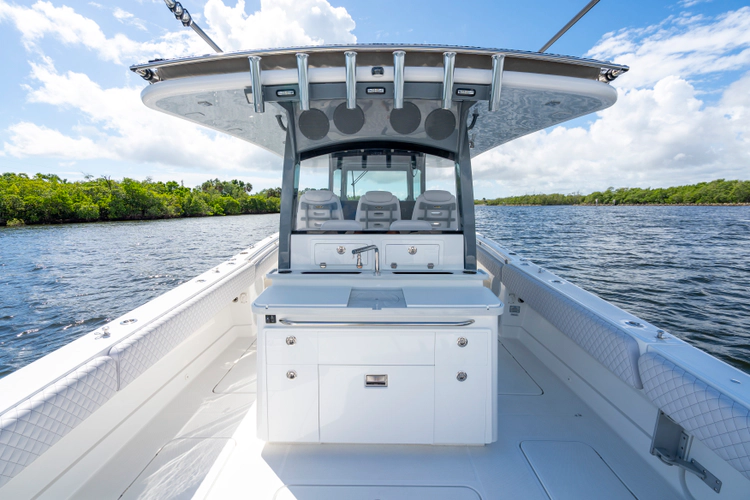 42 Lujo Yacht Photos Pics 