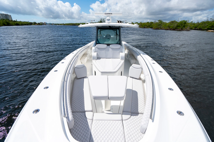 42 Lujo Yacht Photos Pics 