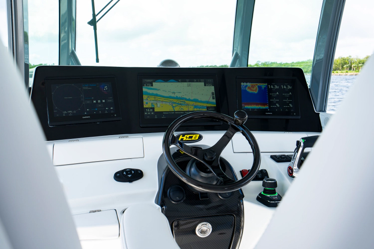 42 Lujo Yacht Photos Pics 