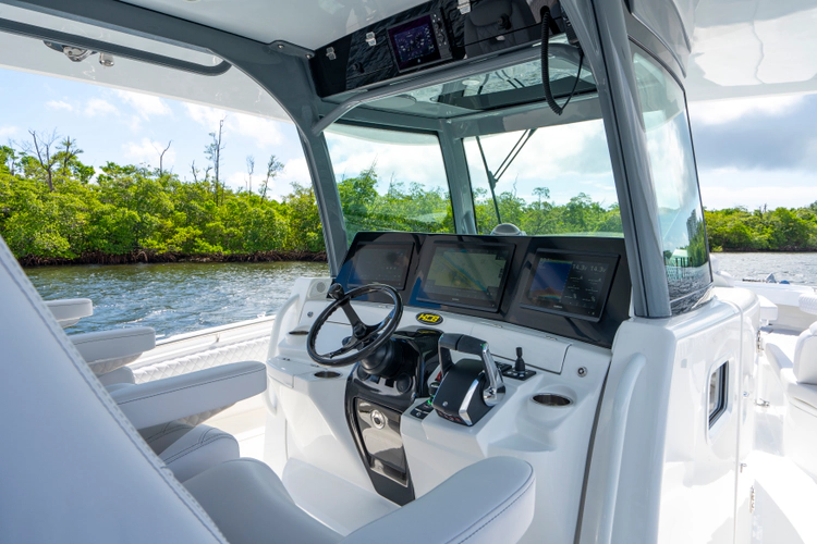 42 Lujo Yacht Photos Pics 