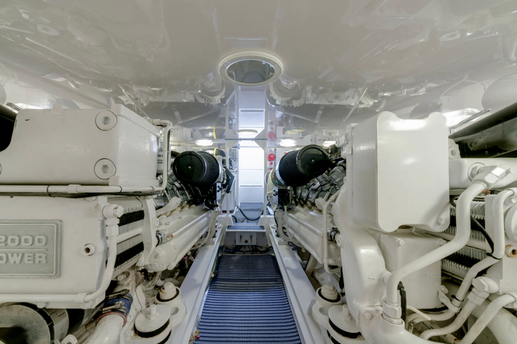 Amante Yacht Photos Pics 