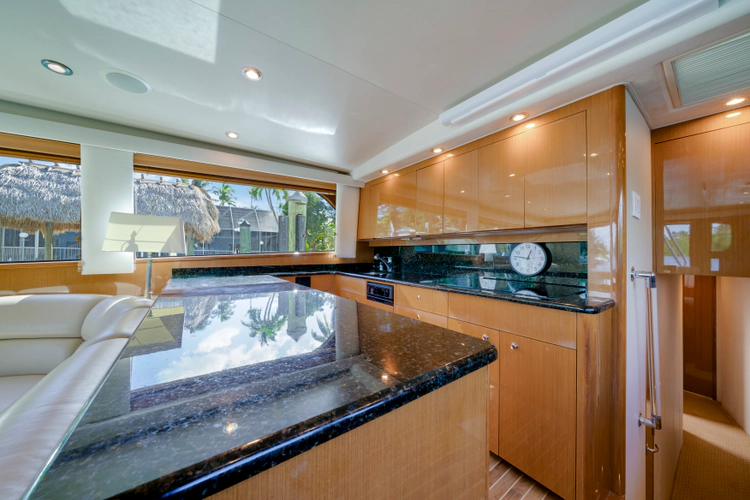 Amante Yacht Photos Pics 