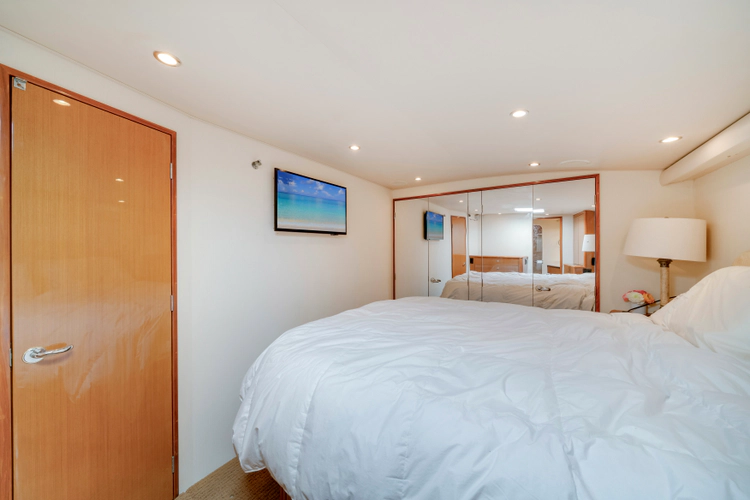 Amante Yacht Photos Pics 