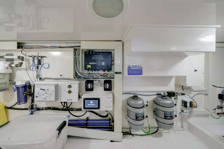 Amante Yacht Photos Pics 