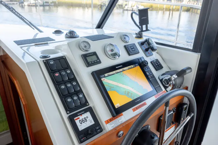 Smooth Yacht Photos Pics 