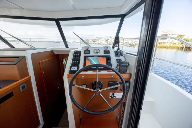 Smooth Yacht Photos Pics 