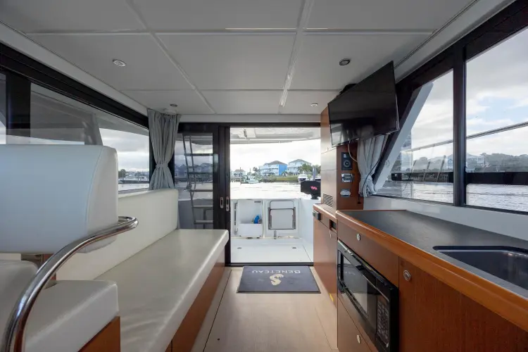 Smooth Yacht Photos Pics 