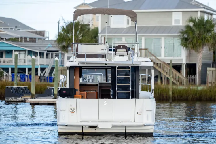 Smooth Yacht Photos Pics 