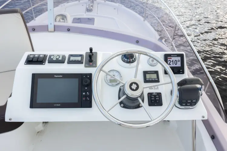 Smooth Yacht Photos Pics 
