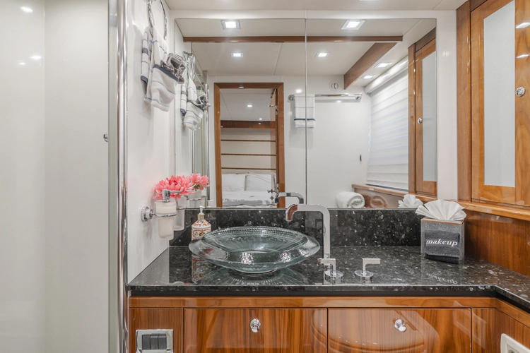 Indecent Proposal IV Yacht Photos Pics 