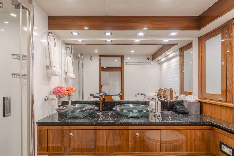 Indecent Proposal IV Yacht Photos Pics 