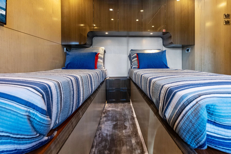 Satisfaction Yacht Photos Pics 