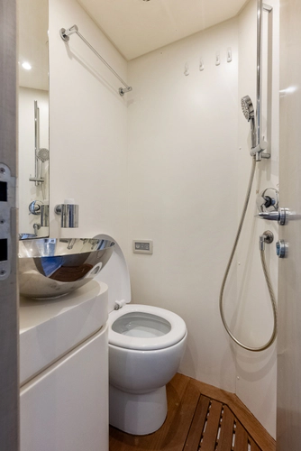 Satisfaction Yacht Photos Pics 