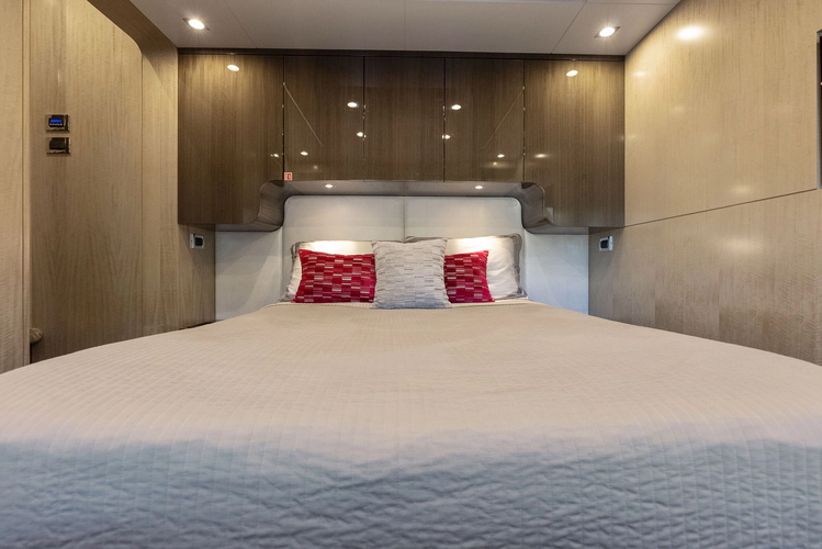 Satisfaction Yacht Photos Pics 