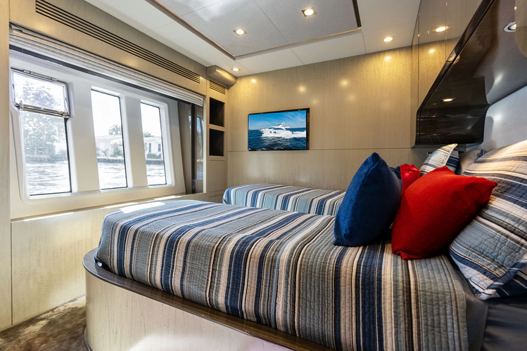 Satisfaction Yacht Photos Pics 