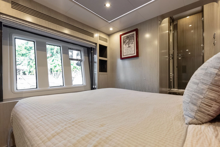 Satisfaction Yacht Photos Pics 