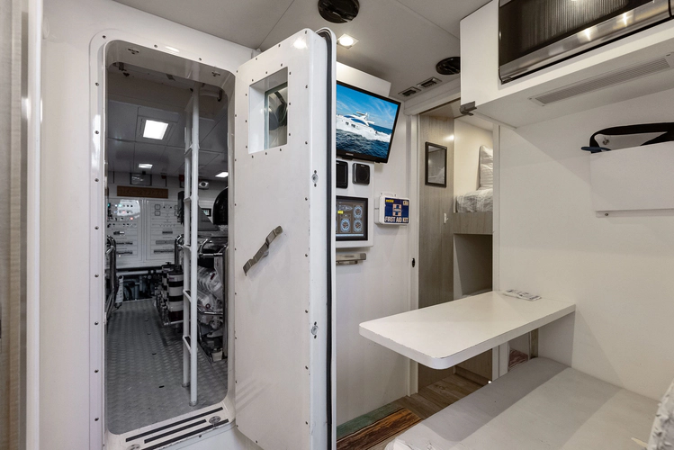 Satisfaction Yacht Photos Pics 