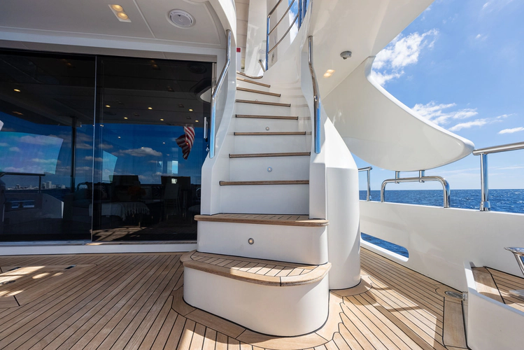 Satisfaction Yacht Photos Pics 