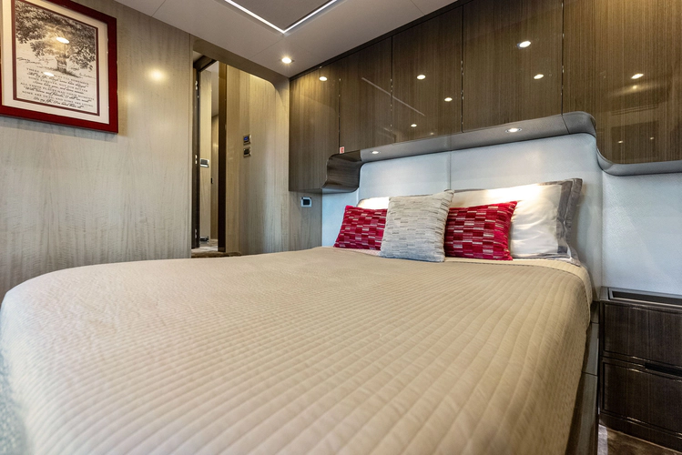 Satisfaction Yacht Photos Pics 