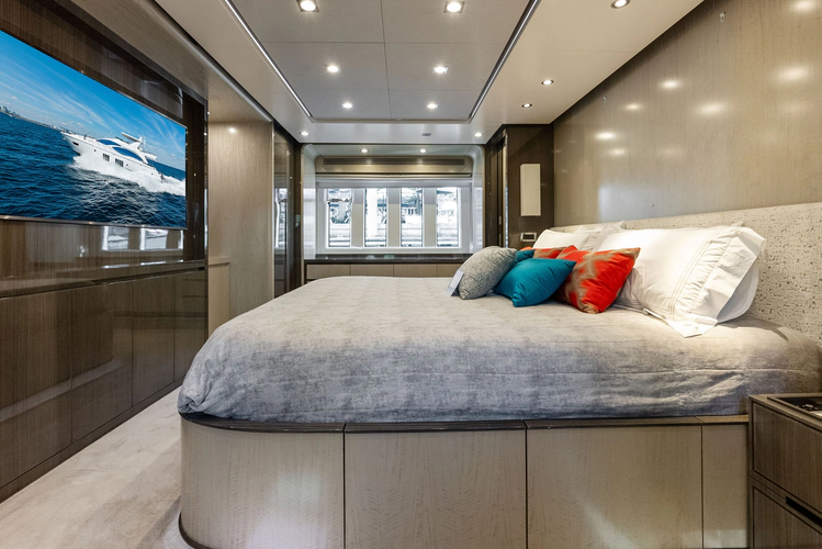 Satisfaction Yacht Photos Pics 