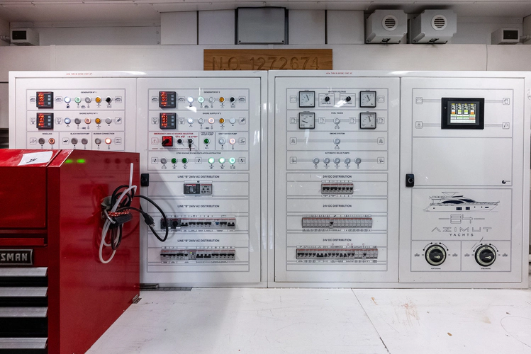 Satisfaction Yacht Photos Pics 