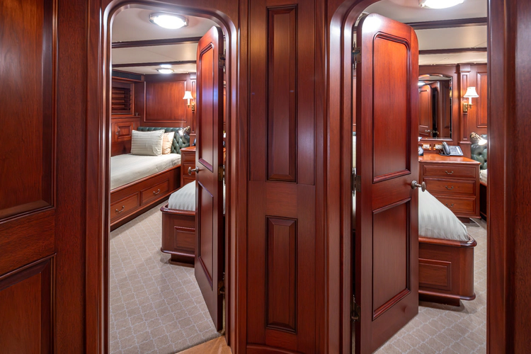 Marlinda Yacht Photos Pics 