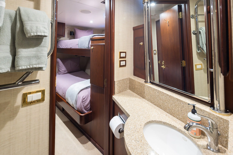 Marlinda Yacht Photos Pics 