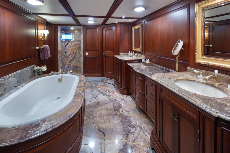 Marlinda Yacht Photos Pics 