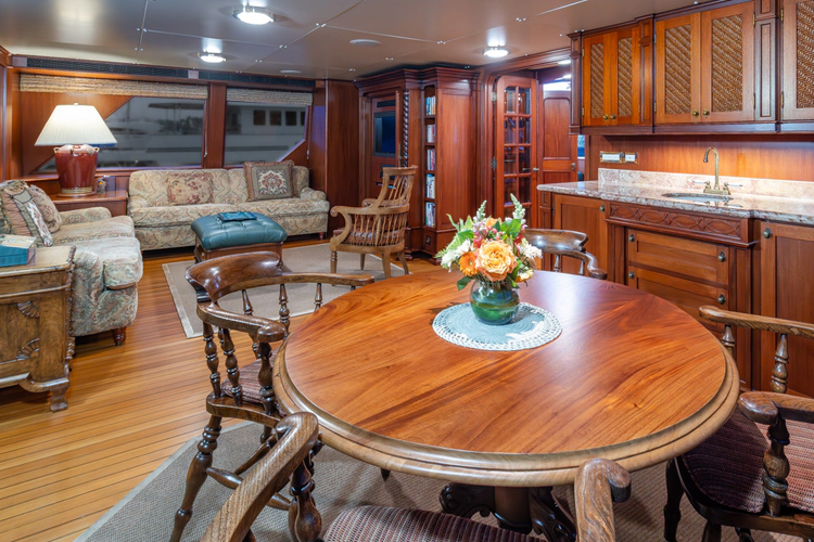 Marlinda Yacht Photos Pics 