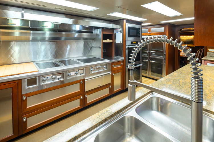 Marlinda Yacht Photos Pics 